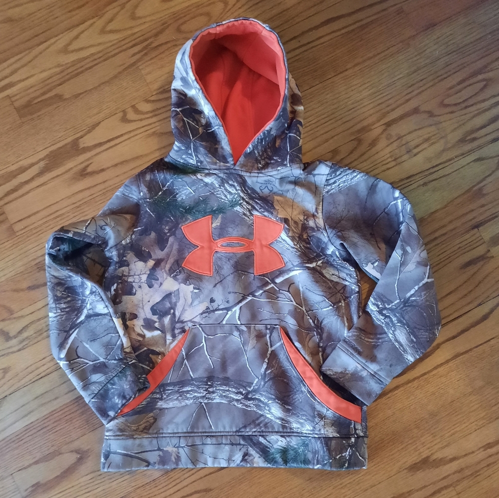 Camo under armour hoodie